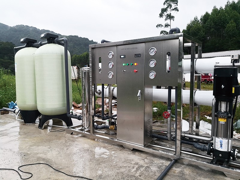反滲透設(shè)備.jpg 反滲透設(shè)備.jpg